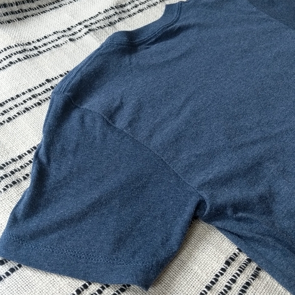 Breaking Bad "Los Pollos Hermanos" Tee - Picture 5 of 6